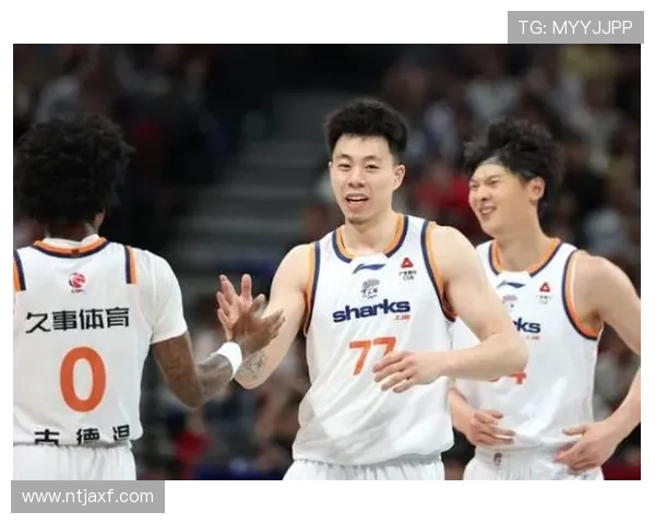 张镇麟23+9+6率队大胜夺赛点